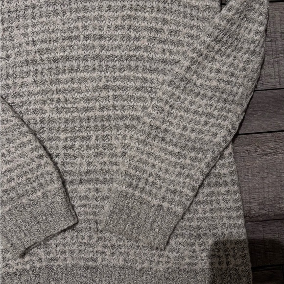 LOFT Sweater - Picture 2 of 4